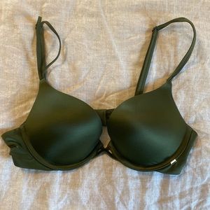 Bra- like new. Never worn.